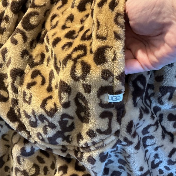 UGG Leopard 🐆 Robe - Picture 7 of 9
